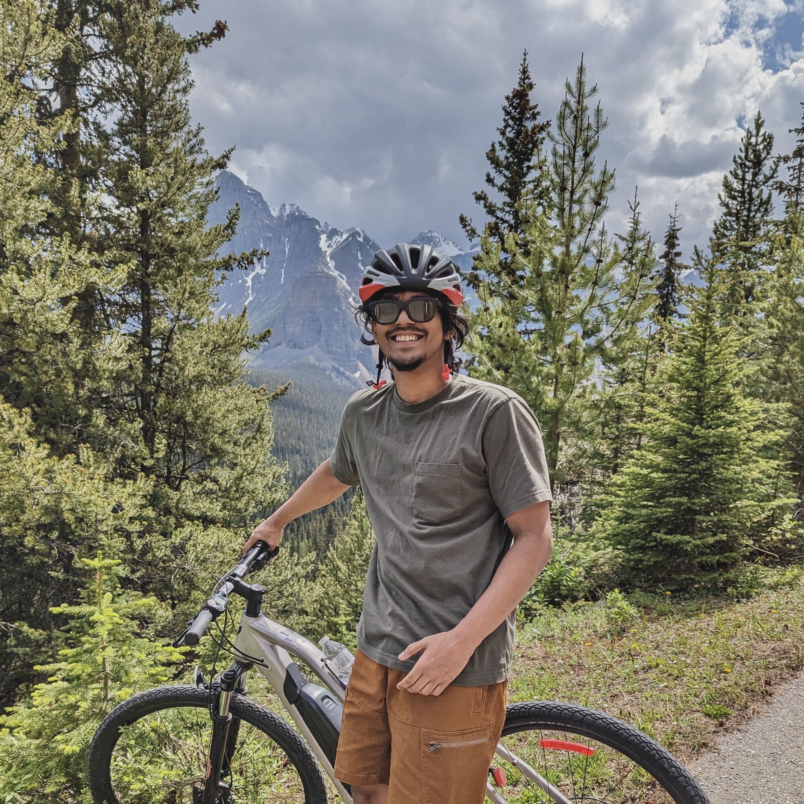 Sooraj Sunil at Moraine Lake